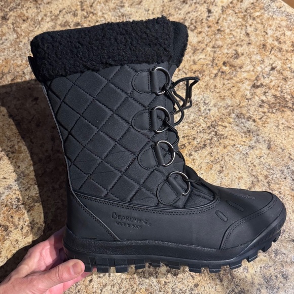 New BEARPAW Women Black Snow Boots Size 8 - Picture 4 of 6